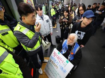 서울교통공사 “전장연 시위 강경 대응…역사 진입 원천 봉쇄“