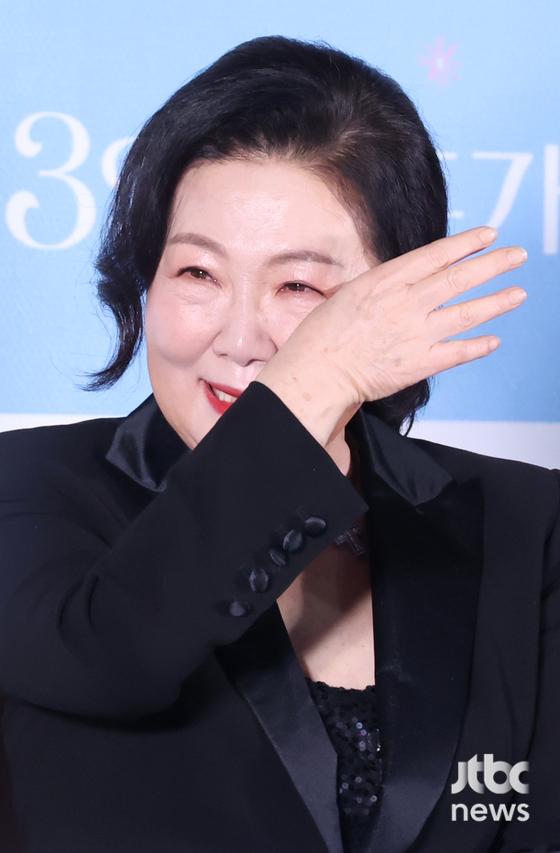 27일 오후 서울 자양동 건대 롯데시네마에서 영화 '3일의 휴가' 언론시사회가 열렸다. 육상효 감독과 김해숙, 신민아, 강기영, 황보라가 참석했다. 김현우 엔터뉴스팀 기자 kim.hyunwoo3@jtbc.co.kr (콘텐트비즈니스본부)