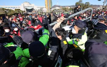 “용산에 개 반납하러 왔다“…육견협회 3명 현행범 체포