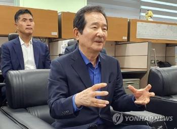 “정세균, '민주당, 민주주의 실종'...3총리 연대하면 진짜 민주당“