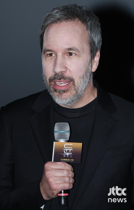 드니 빌뇌브(Denis Villeneuve) 감독이 8일 오후 서울 용산CGV에서 열린 영화 '듄: 파트2' 내한 기자회견에 참석해 포즈를 취하고 있다.  김현우 엔터뉴스팀 기자 kim.hyunwoo3@jtbc.co.kr (콘텐트비즈니스본부)