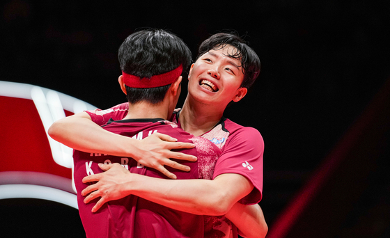 17일 BWF 월드투어 파이널 결승에서 우승을 확정하고 기뻐하는 서승재-강민혁 (사진=연합뉴스)