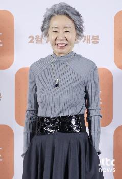 '도그데이즈' 윤여정 “뒷담화 안하지만…공식석상 반은 거짓말“