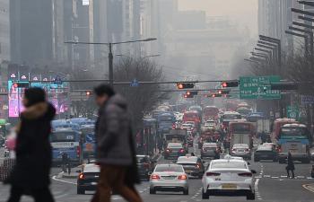 전국 대체로 맑은 날씨…수도권 등 오전 미세먼지 '나쁨'