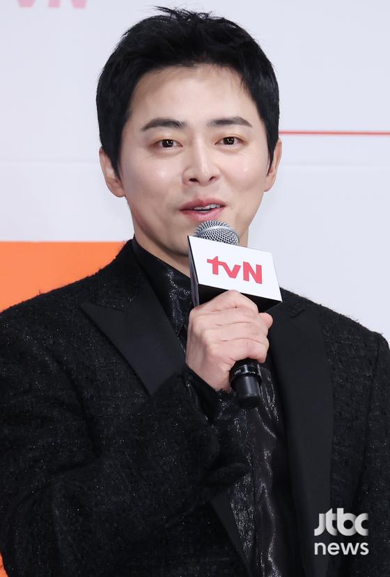 16일 오후 서울 구로구 라마다 신도림 호텔 열린 tvN 새 토일드라마 '세작, 매혹된 자들' 제작발표회가 열렸다. 김선덕 작가과 조정석, 신세경, 이신영, 박예영, 장영남, 이규회가 참석했다. 김현우 엔터뉴스팀 기자 kim.hyunwoo3@jtbc.co.kr (콘텐트비즈니스본부)