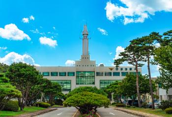 버스 기사 비상용 망치로 때린 20대 중국인 현행범 체포