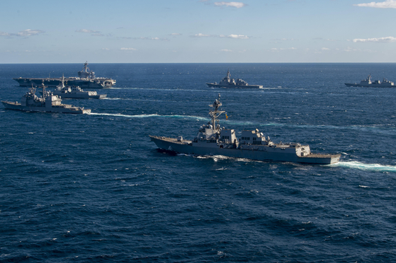 한미 해군 및 일본 해상자위대는 지난 15일부터 17일까지 제주 남방 공해상에서 한미일 해상 훈련을 실시했다. 〈사진=미 해군/연합뉴스〉