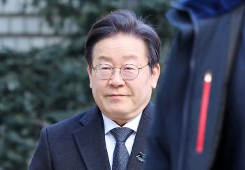 이재명, 대장동·백현동 재판 출석 뒤 건강상 이유로 일찍 퇴정