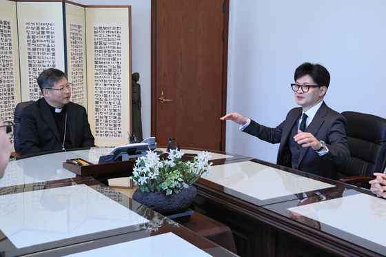 30일 천주교 서울대교구장 정순택 대주교를 예방한 한동훈 국민의힘 한동훈 비상대책위원장〈사진=국민의힘〉