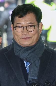 '돈 봉투' 윤관석 실형 뒤 송영길 재판도 시작…“관련 없다“ 부인