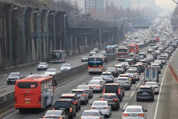 오전 11시 출발 기준, 부산→서울 8시간…귀경길 정체 시작