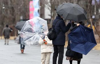 내일 전국 대부분 '강한 바람' 주의…모레부터 비