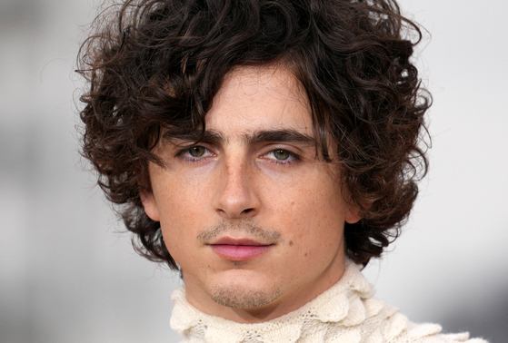 Timothee Chalamet attends the photocall for the film 'Dune: Part Two' at Savoy Place, in London, Britain, February 14, 2024. REUTERS/Maja Smiejkowska  〈저작권자(c) 연합뉴스, 무단 전재-재배포, AI 학습 및 활용 금지〉