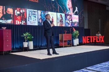 한국 찾은 넷플릭스 CEO…“'오징어 게임' 시즌2, 어메이징하고 익사이팅“