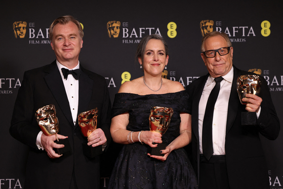 영화 '오펜하이머'가 2024 제77회 영국 아카데미시상식(BAFTA)에서 작품상, 감독상, 남우주연상(킬리언 머피), 남우조연상(로버트 다우니 주니어) 등 주요 부문을 싹쓸이 하며 7관왕에 올랐다. 〈사진=REUTERS·연합뉴스〉