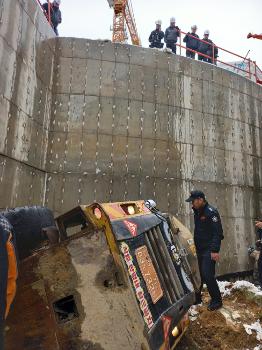 공사장서 제설작업하던 지게차 6m 아래로 추락…40대 운전자 중상