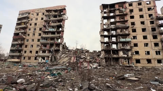 지난 2022년 2월 24일 우크라이나를 침공한 러시아는 우크라이나의 '나토 가입'을 레드라인으로 걸고 있다. 사진은 파괴된 아우디이우카. 〈사진=로이터〉
