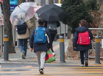 “축하합니다“…초등학교 신입생에 '입학축하금' 주는 지자체들