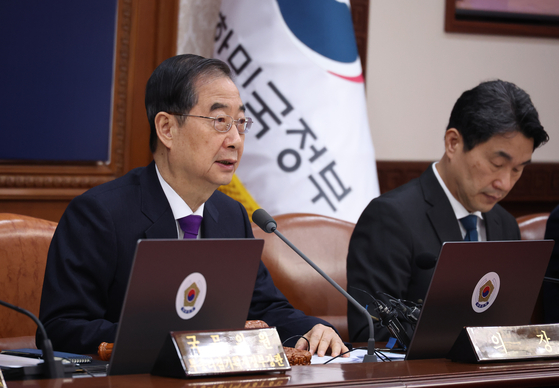 한덕수 국무총리가 12일 오전 서울 종로구 정부서울청사에서 열린 국무회의에 참석해 발언하고 있다. 〈사진=연합뉴스〉