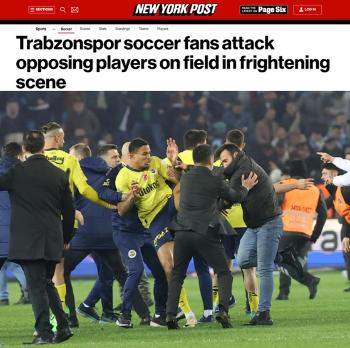 [영상] 역전패에 경기장 난입한 관중…튀르키예 축구 또 폭력사태