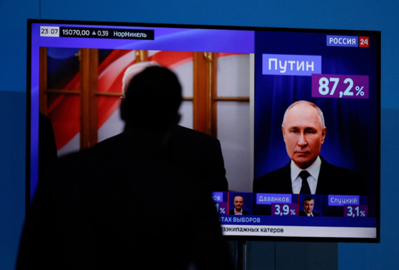 현지시간 17일 블라디미르 푸틴 러시아 대통령이 2024 러시아 대선에서 87%의 압도적인 득표율로 사실상 5선을 확정지었다. 〈사진=로이터통신〉