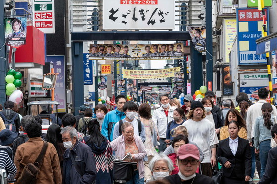 일본에서 치사율이 30%에 이르는 감염병이 빠르게 확산하고 있다는 외신 보도가 나왔다. 〈사진=AFP/연합뉴스〉