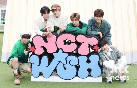 그룹 NCT위시가 3일 오후 서울 성동구에서 진행된 'Wishfull DAY' 미디어 행사에 참석해 포즈를 취하고 있다. 김현우 엔터뉴스팀 기자 kim.hyunwoo3@jtbc.co.kr (콘텐트비즈니스본부)