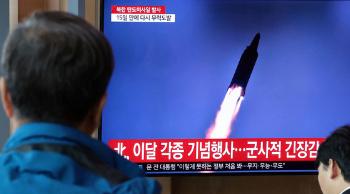 합참 “북한, 평양 일대서 동해상으로 탄도미사일 여러 발 발사“