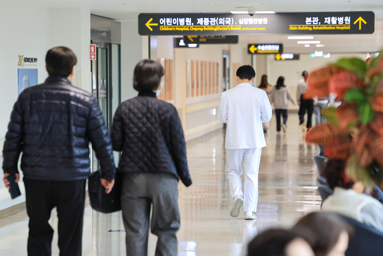 지난 3월 11일 서울 시내 대학병원. 정부는 이날부터 상급종합병원에 공보의와 군의관을 파견했다.〈사진=연합뉴스〉