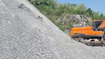 충북 단양 시멘트 공장서 70대 노동자 석회 더미에 깔려 숨져