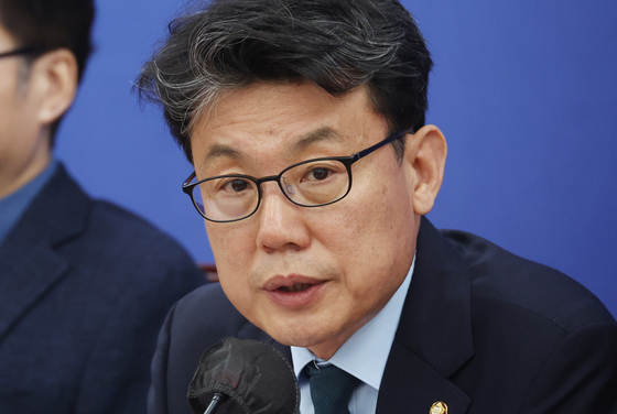 진성준 더불어민주당 정책위의장. 〈사진=연합뉴스〉