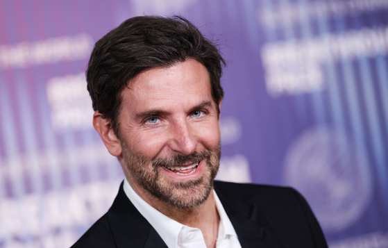 US actor and director Bradley Cooper arrives at the Tenth Breakthrough Prize Ceremony at the Academy Museum of Motion Pictures in Los Angeles, California, on April 13, 2024. (Photo by ETIENNE LAURENT / AFP)  〈저작권자(c) 연합뉴스, 무단 전재-재배포, AI 학습 및 활용 금지〉