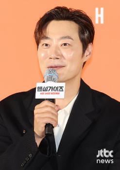 '핸섬가이즈' 이희준 “목말랐던 코미디 연기…이성민과 작업 즐거웠다“