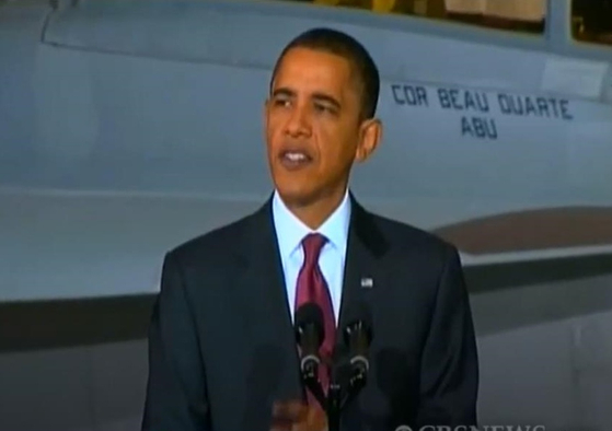 2010년 3월 미국 앤드루스 공군기지에서 에너지 안보 정책을 발표하는 오바마 전 대통령. 〈사진=미 CBS뉴스 캡처〉