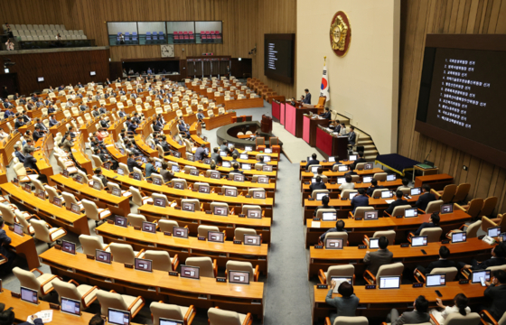 오늘(10일) 국회 본회의에 국민의힘 의원들이 불참한 가운데 야당 단독으로 상임위원장 선출 투표가 진행됐다. 〈사진=연합뉴스〉