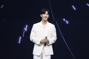 시작부터 함성에 전율‥김수현, 전석 매진 태국 팬미팅 성료  