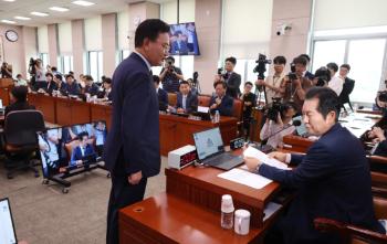 정청래 “뜨거운 맛 보여줄 것…국힘 퇴거불응죄 고발 검토“