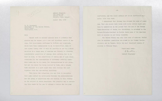 과학자 알버트 아인슈타인이 미국의 핵무기 개발을 독려하는 내용으로 프랭클린 루스벨트 미국 대통령에게 보냈던 편지. 〈사진=미국 크리스티 경매사, 연합뉴스〉