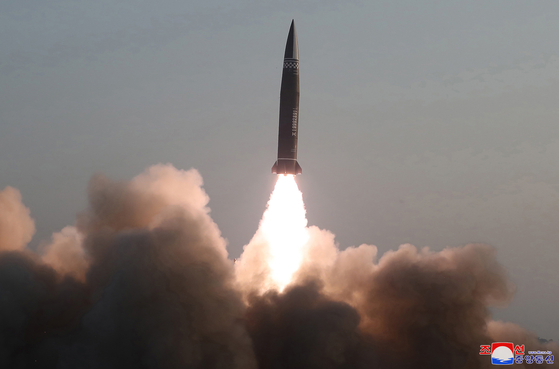 북한의 KN-23 개량형 탄도미사일〈사진=연합뉴스〉