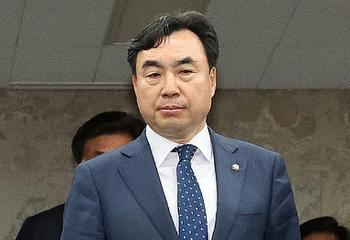 검찰, '돈봉투 의혹' 윤관석 등 전직 의원 3명에 징역형 구형