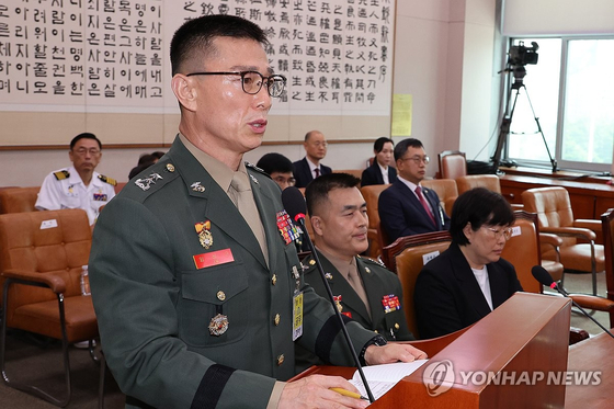 임성근 전 해병대 1사단장이 19일 국회 법제사법위원회에서 열린 '윤석열 대통령 탄핵소추안 발의 요청' 국민동의 청원 관련 청문회에서 증인 선서 거부 이유를 밝히고 있다. 〈사진=연합뉴스〉