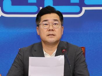 민주 “윤 대통령 일본 꼭두각시“…독립기념관장 임명 철회 촉구