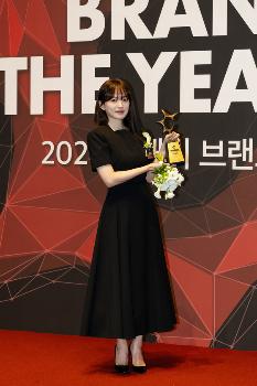 천우희 '2024 올해의 브랜드 대상' 女 배우·OTT 부문 수상