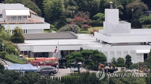 2022년 8월 말 막바지 공사가 이뤄지고 있는 대통령 관저 〈사진=연합뉴스〉