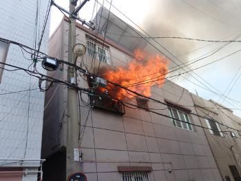 에어컨서 불…부산 사상구 단독주택 2명 대피