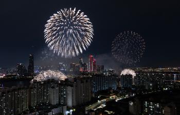 불꽃축제에 프로야구까지 겹친 주말…“대중교통 이용하세요“ 