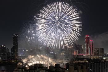 불꽃축제에 빛섬축제까지…오늘 여의도에 100만명 몰린다