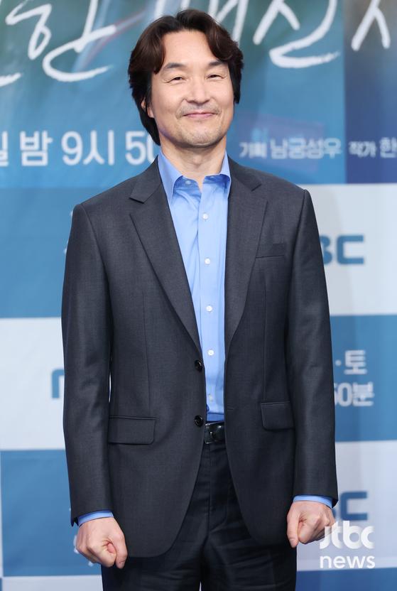 10일 오후 서울 마포구 상암동 MBC사옥에서 열린 MBC 금토드라마 '이토록 친밀한 배신자' 제작발표회가 열렸다. 송연화PD와 한석규, 채원빈, 한예리, 노재원, 윤경호, 오연수가 참석했다. 김현우 엔터뉴스팀 기자 kim.hyunwoo3@jtbc.co.kr (콘텐트비즈니스본부)