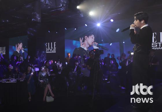 17일 오후 서울 성수동 에스팩토리에서 화려한 스타일 축제 '엘르 스타일 어워즈 2024(ELLE STYLE AWARDS 2024)' 가 열렸다. 박세완 엔터뉴스팀 기자 park.sewan@jtbc.co.kr (콘텐트비즈니스본부)