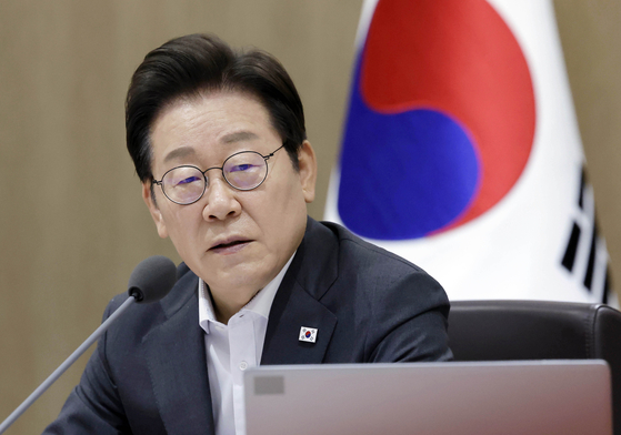 이재명 대통령이 22일 서울 용산 대통령실 청사에서 열린 국무회의를 주재하고 있다. 〈사진=연합뉴스〉